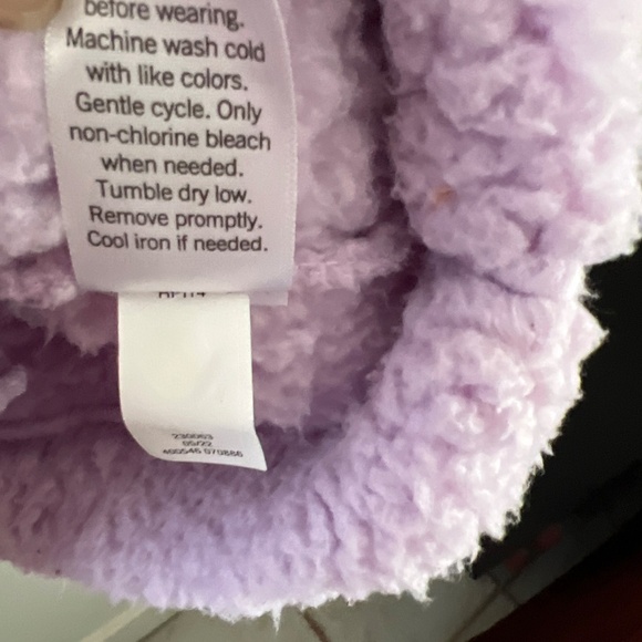 Lavender faux fur jacket! - Picture 7 of 8